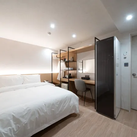 POVERTA HOTEL