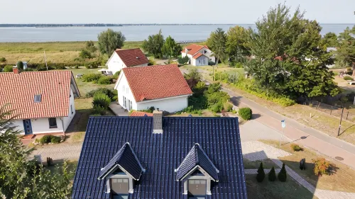 Sauna, fireplace, SKY TV, V&B whirlpool, WLAN, lake view, close to the Baltic Sea, LAST MINUTE