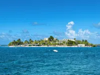 Luxury Studio on the Beach with Pool and Hot Tub - Homestays