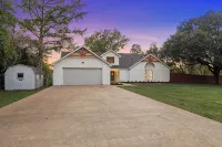 Elegant 5BR w/ Private Pool, Dock and Game Room - Pools