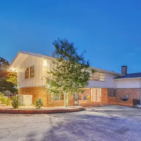 Family Friendly Lake House W/ Pool Near Legoland
