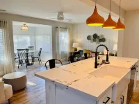 The Stay on Main/Modern Cottage/1 mi. to Old Town! -  Habitaciones en casas particulares