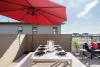 Spacious 4-bedroom house with WiFi, AC in delightful Central Park Denver - Holiday bungalows