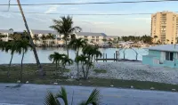 New waterfront home, your peaceful getaway in Key Colony Beach, Marathon, FL - Homestays