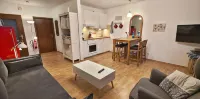 Grill, Überdachte Terrasse, Sonnenschirm, 2 Einzelbetten, 2xtv, Küche, Ww-knoten