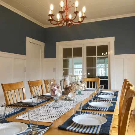 Beautiful Historic 5 Star Home on the River's Edge in Seaside. Walk to Downtown.