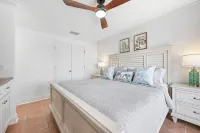 Bayfront 2025 Reno - 2 King Suites - Pool - Boat Dock - Walk to Beach & Pier - 3-Star