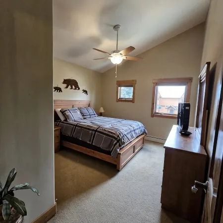 Cozy Mountain Retreat