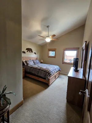 Cozy Mountain Retreat - 3-Star