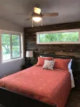 Modern Tiny House in Apple Orchard w/Mountain View! Between Zion and Bryce - Mountain view