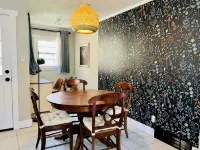 Appaltree Bungalow: Two bedrooms in town โรงแรมในบูน