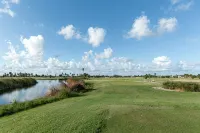 The Dolphin Den- Blocks to the Beach and River~Kayaks and Bikes provided! - Condos
