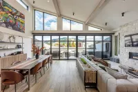 Eagle’s Perch - Top Floor 3 Br Luxury Residence
