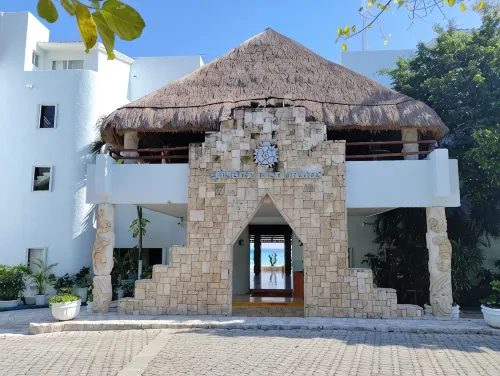Beachfront Condo, Incredible Balcony View @ Fishermens Playacar 1