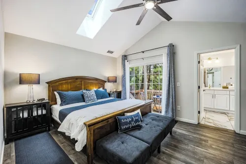 Modern Beauty, Gorgeous Forest View, Hot Tub, A/C, Game Room, Close to Downtown! - Holiday bungalows