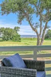 Scenic Sandpiper by the Shore - 4-Star