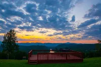 Norris Lake FarmHouse w/ Lakeviews, access and 140 acres to play.
