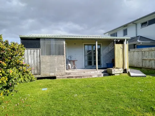 Centrally located cottage in quiet location - Homestays