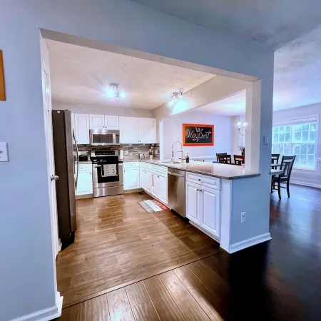 The Waypoint, 4BR/7Beds/2.5Bath Travel Themed Vacation Home adjacent to FT Bragg