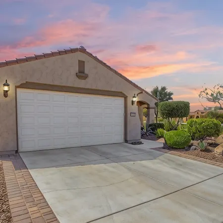 All the amenities of Sun City resort living at Merrill Ranch in Florence, AZ.