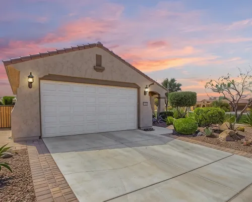 All the amenities of Sun City resort living at Merrill Ranch in Florence, AZ. Hotels in Florence