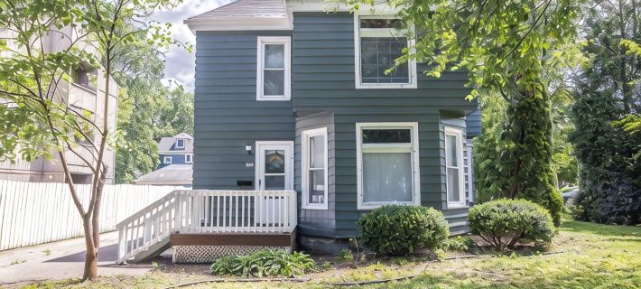 The White House - Close to campus + downtown - lots of room for everyone Hotels in Champaign