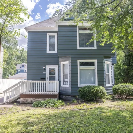 The White House - Close to campus + downtown - lots of room for everyone