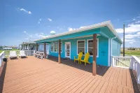 Cozy Beach House with Fantastic Beach and Bay View! - 3-Star