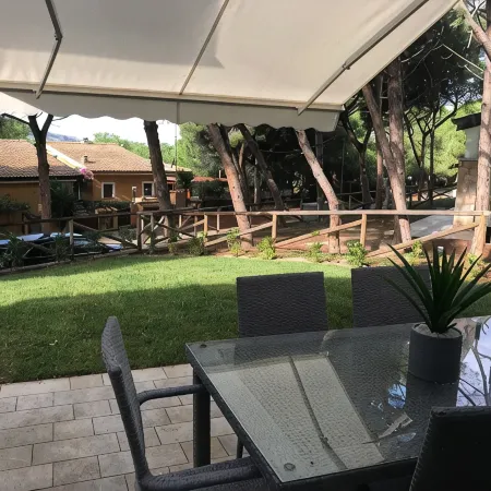 Sunset Holiday Villa in San Pietro Pinewood