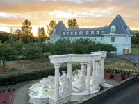 Chateau Herbe ~ Oberon Suite w/ Kitchen