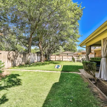 Total Privacy & Totally Private Hot Tub, 4 Bed, 3 Bath, 2 Car - Sleeps 14!!