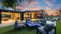 Modern Scottsdale Villa Walk to Old Town , 4Br Pool & Spa - Villas