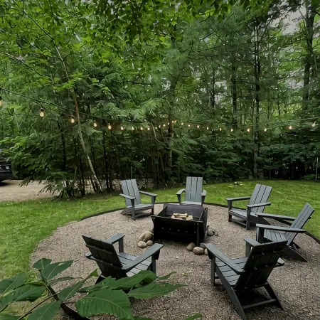 Modern Mountain Chalet Near Storyland & Summer Fun