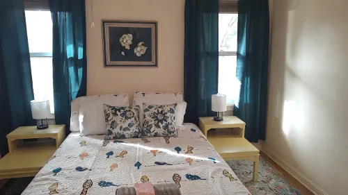 The Bird- Lovely 2 Bed Home in the Garden, Great Location - Homestays