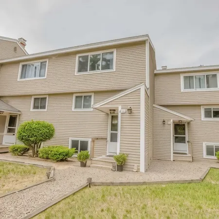 Cozy Ski Townhome. Close to Some Amazing Hiking and Great Skiing. Sleeps 9.