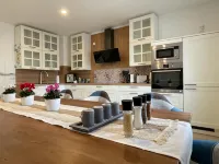 "My Apartment" Flowers with fireplace for up to 10 people