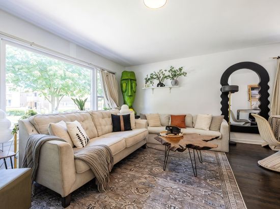 Haus Of Hues: MDRN Bright Peaceful Private Apt