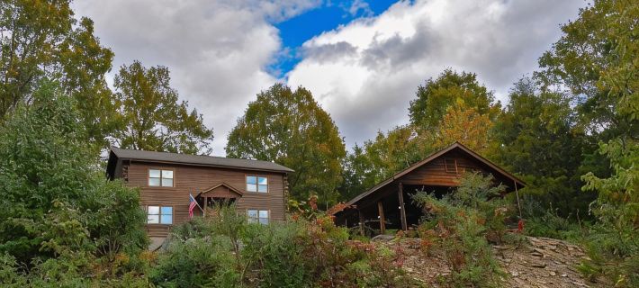 Cabin 115, Luxury 6 bedroom, 3 bath cabin minutes from Downtown Lexington! Hotels in Rockbridge County