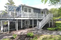 Blue Breeze - Private lakefront w/ Hot Tub