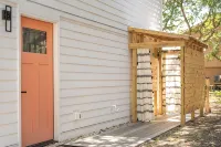 OBX Couples Retreat w/ Hot Tub, Beach Cruisers, Spa bath with modern soaker. - 精品