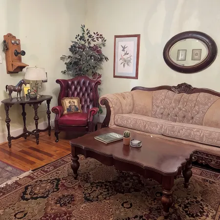 Charming 1-bedroom house in Historic Mineola, short walk to town