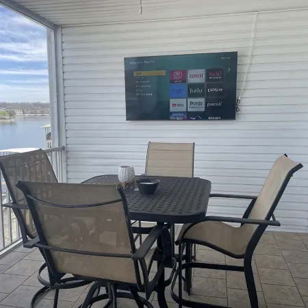 BRAND NEW HARDWOOD FLOORS! Beautiful views, walk to Strip, shopping and fun!