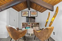 Townhouse in Private Lakeside Community