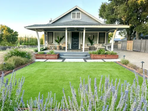 Historic Atascadero Colony Charmer!