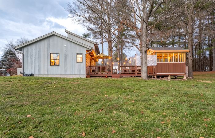 Amenity-Rich Fun Cabin~HotTub*GameRm*20-min to Ski