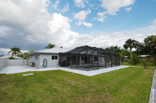 Pool Home in Fort Meyers - Homestays