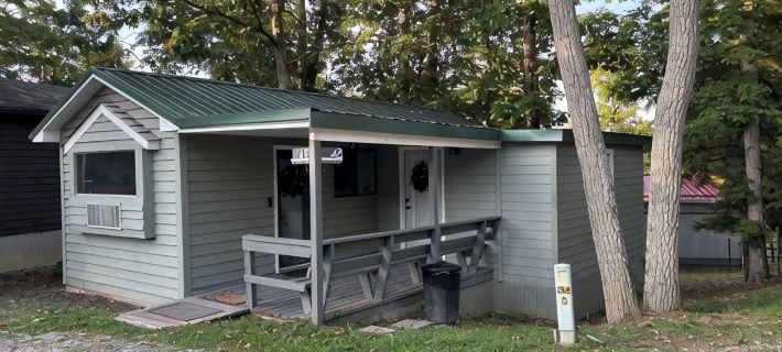 Whispering Pines - a Charming 2-bedroom cabin with WiFi, AC in serene Pipestem Hotels in Summers County