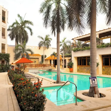 Huatulco beauty in Chahue Bay. Large family condo with ocean and mountain views