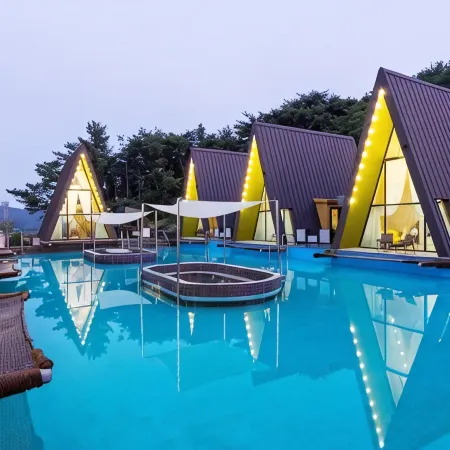 Pohang Peridot Pool Villa N Pool Glamping