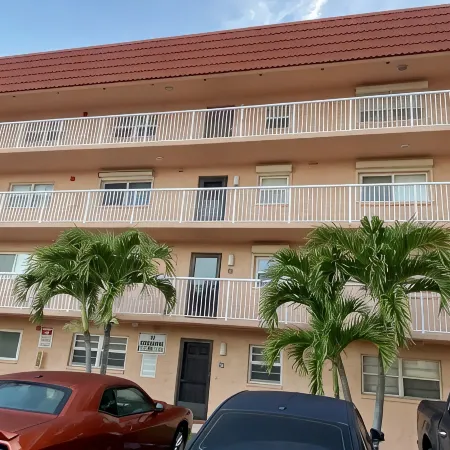 Newly renovated condo with oceanfront, pool and launch views!